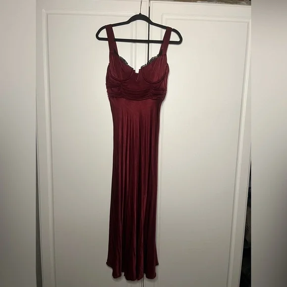 ASTR Wine Satin Corset Midi Dress with Lace Bust - Picture 4 of 15